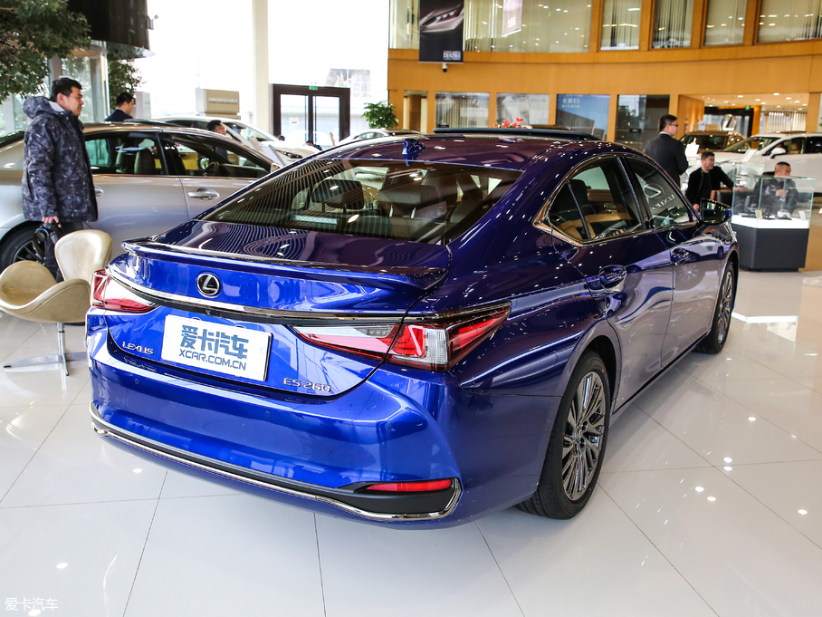 2018׿_˹ES 260 F SPORT V