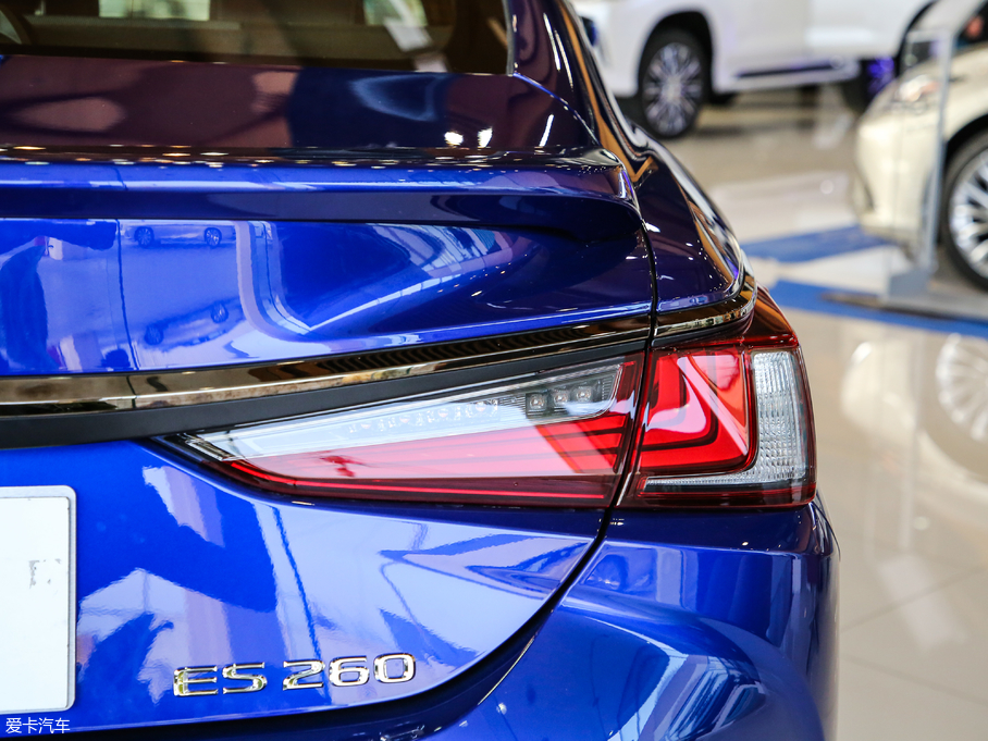 2018׿_˹ES 260 F SPORT V