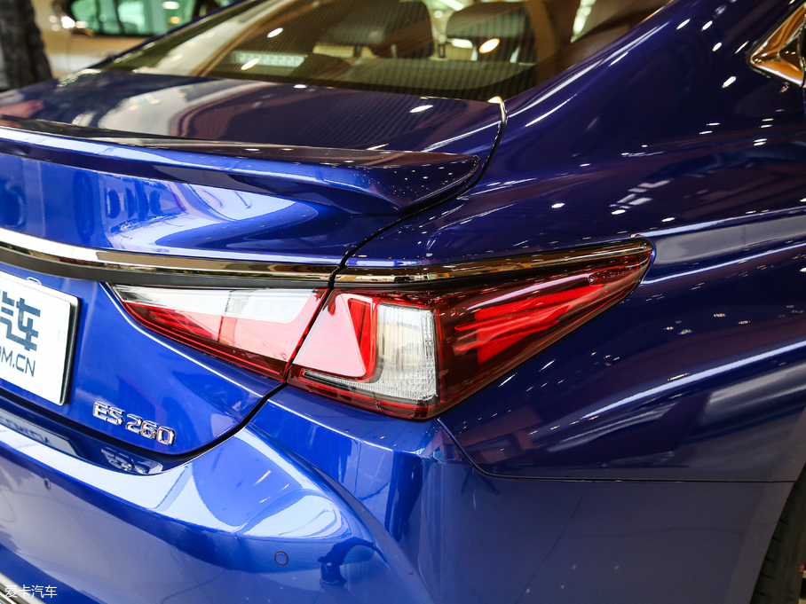 2018׿_˹ES 260 F SPORT V