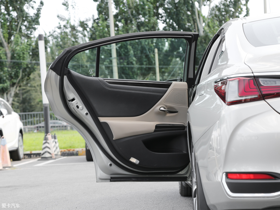 2018׿_˹ES 200 A VI