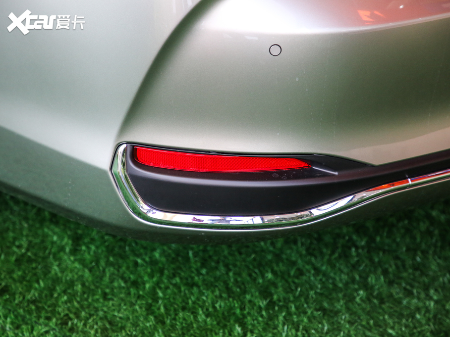 2018׿_˹ES 260  (gu)V