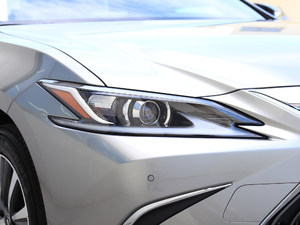 2018200 A V (x)(ji)^