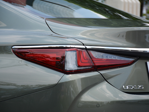 2018200 A V (x)(ji)^