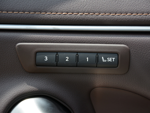 2018200 A V п؅^(q)