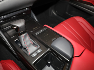 2018260 F SPORT V п؅^(q)