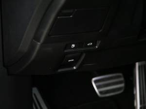 2018260 F SPORT V п؅^(q)