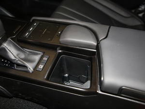 2018260 F SPORT V п؅^(q)