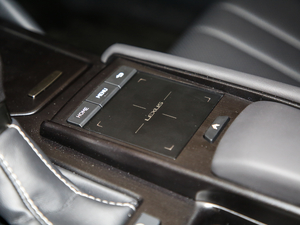 2018260 F SPORT V п؅^(q)