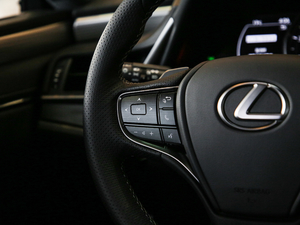 2018260 F SPORT V п؅^(q)