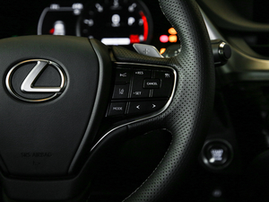 2018260 F SPORT V п؅^(q)