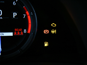 2018260 F SPORT V п؅^