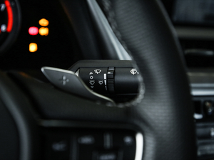 2018260 F SPORT V п؅^