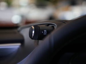 2018260 F SPORT V п؅^