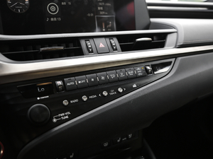 2018200 A VI п؅^(q)