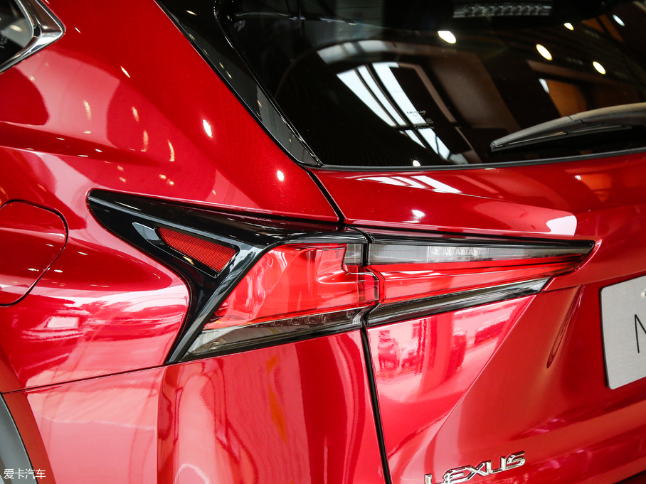 2018׿_˹NX 300 hа ǰ V