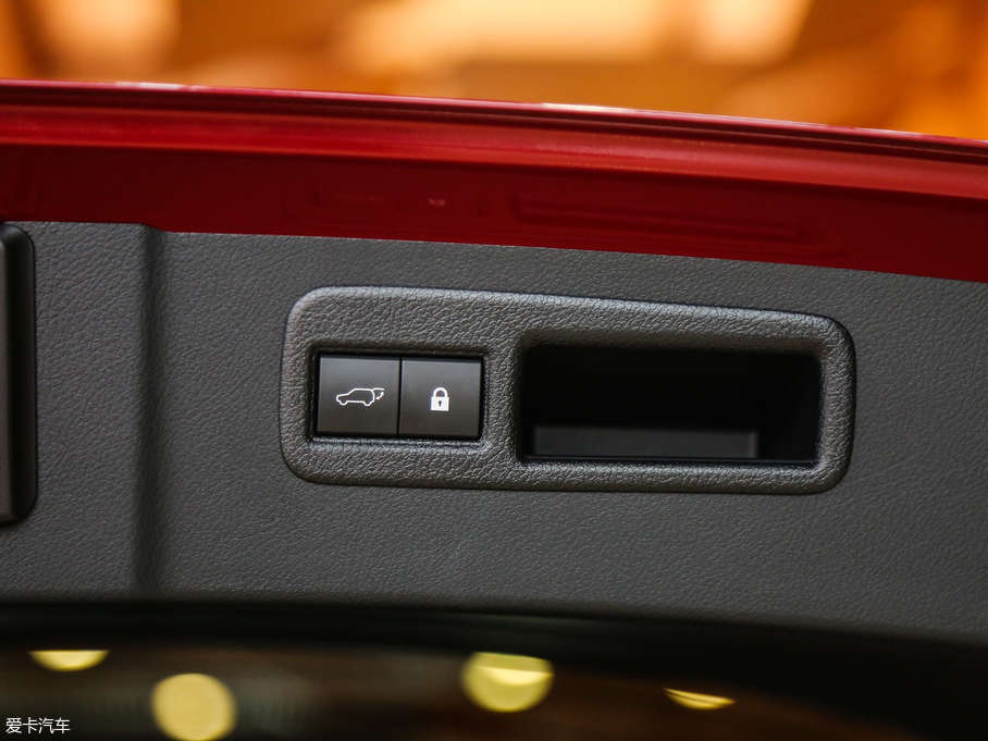 2018׿_˹NX 300 hа ǰ(q) (gu)V