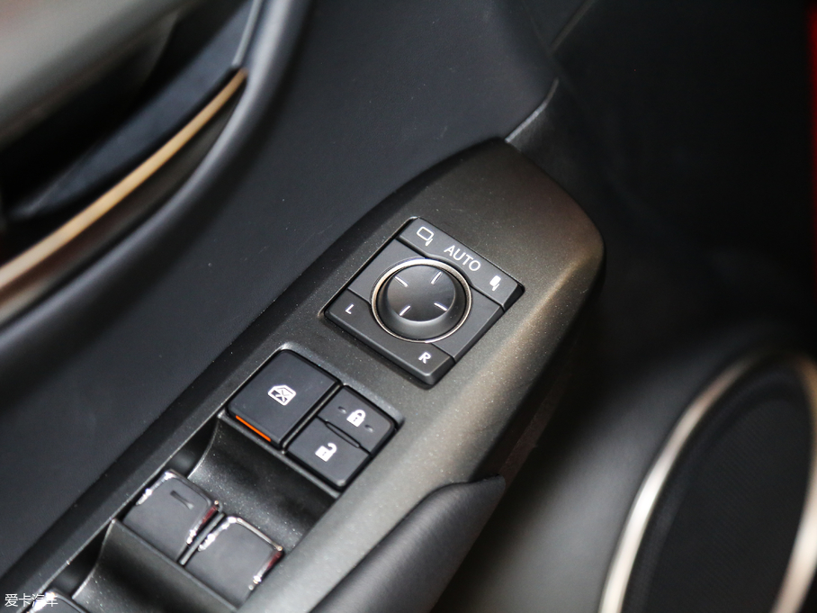 2018׿_˹NX 300 hа ǰ V