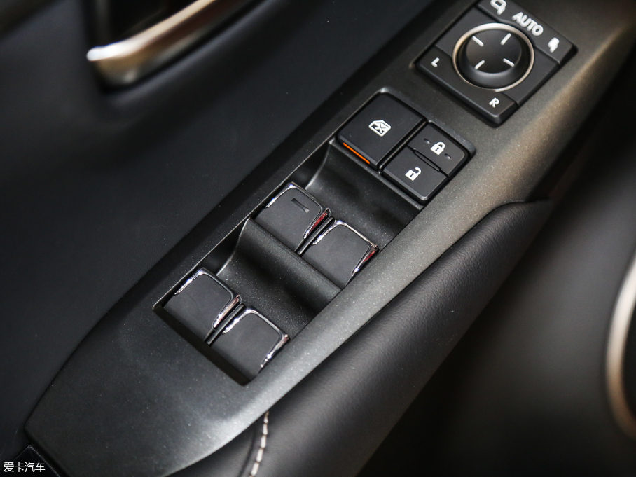 2018׿_˹NX 300 hа ǰ(q) (gu)V