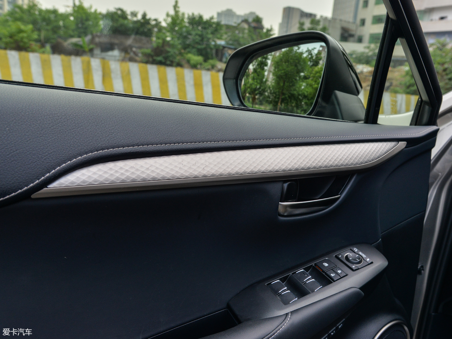 2018׿_˹NX 300 F SPORT ȫ(q) (gu)V