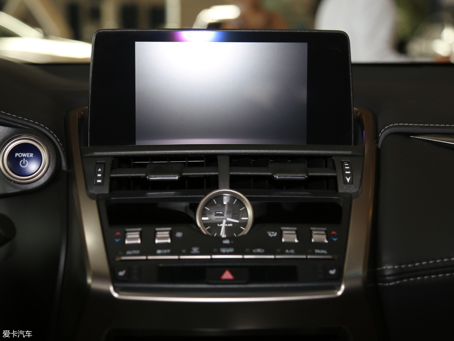 2018׿_˹NX 300h hа ǰ V