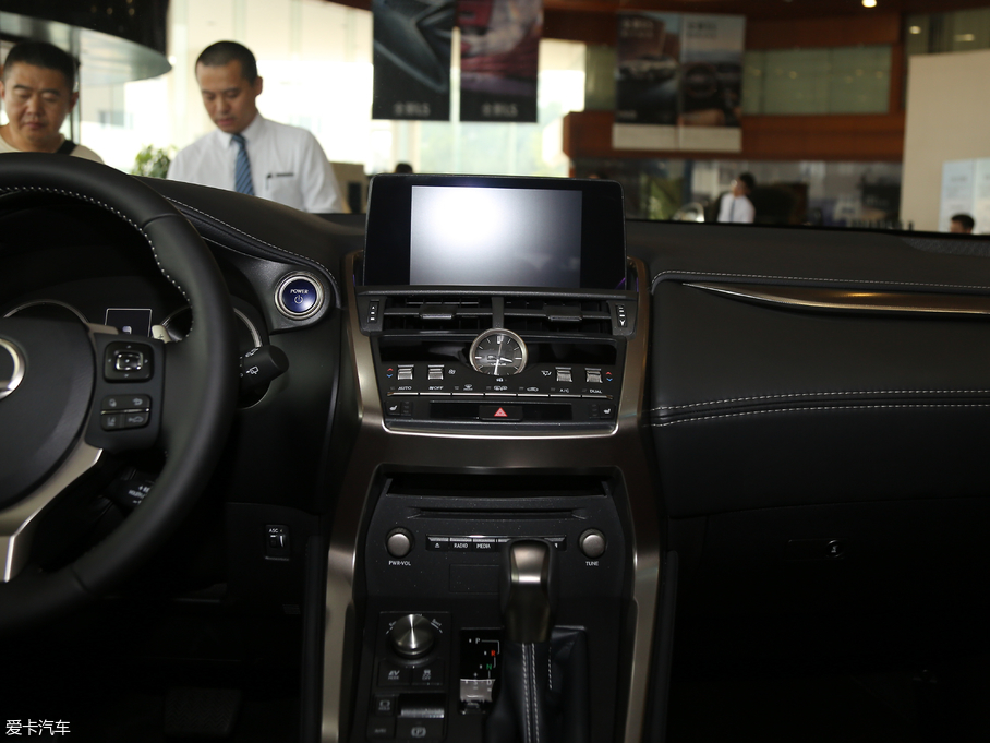 2018׿_˹NX 300h hа ǰ V