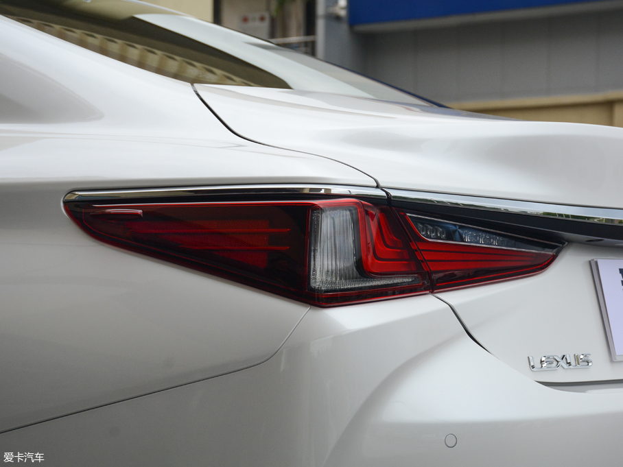 2018׿_˹ES 200 ׿Խ V