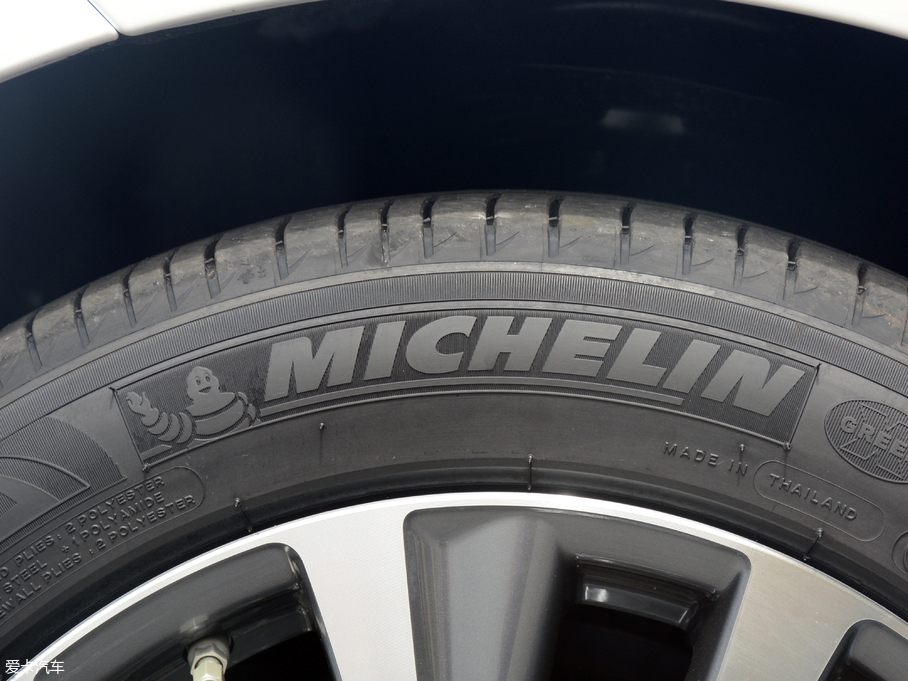 2018׿_˹ES 200 ׿Խ V