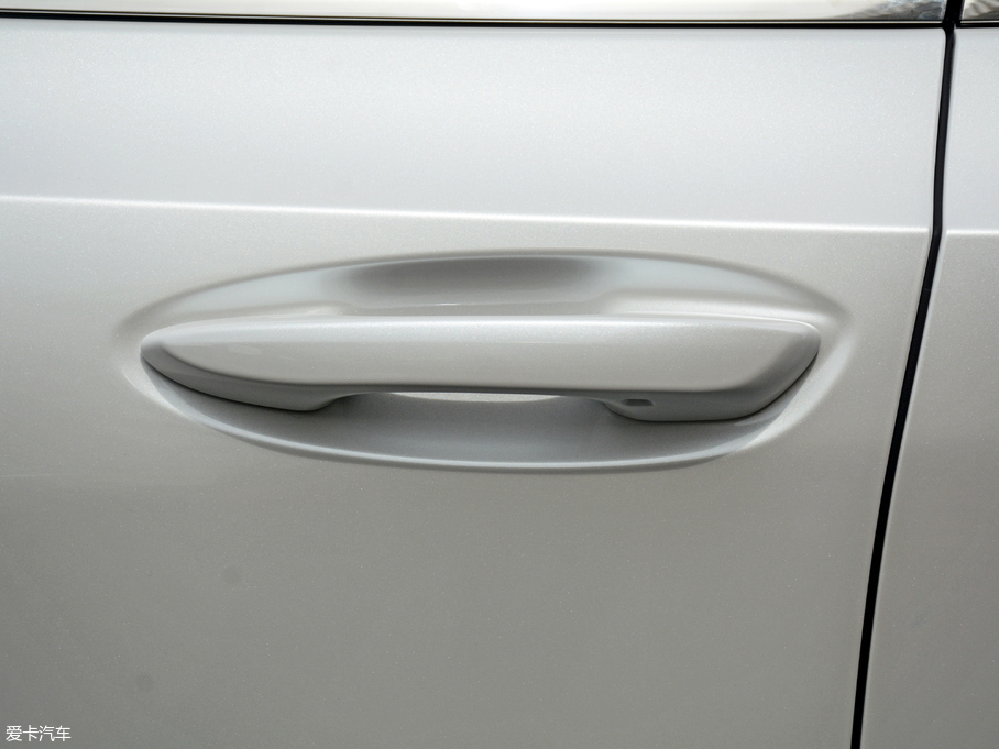 2018׿_˹ES 200 ׿Խ V