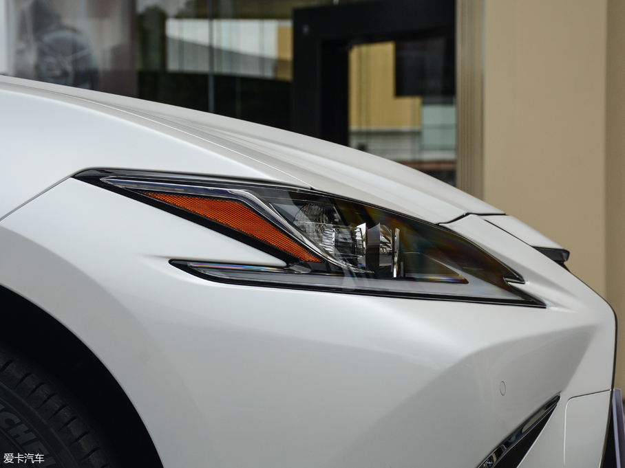 2018׿_˹ES 200 ׿Խ V