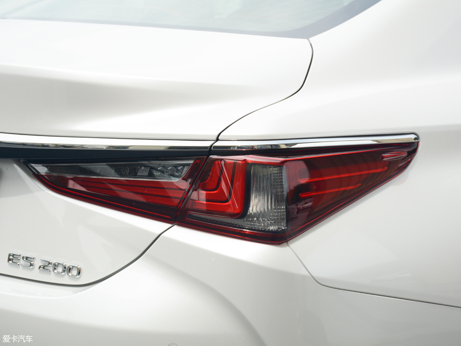 2018׿_˹ES 200 ׿Խ V