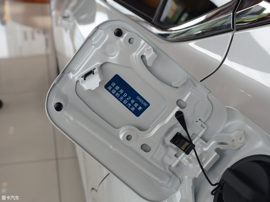 2018׿_˹ES 200 ׿Խ V