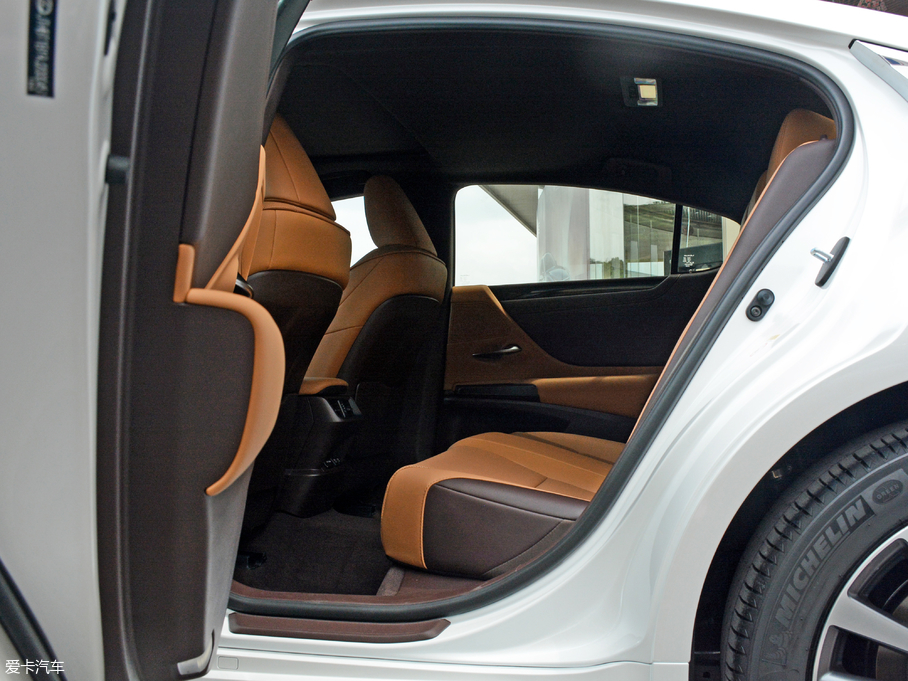 2018׿_˹ES 200 ׿Խ V