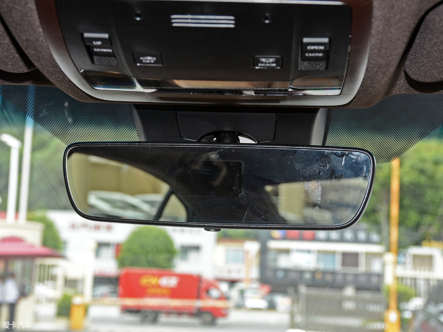 2018׿_˹ES 200 ׿Խ V