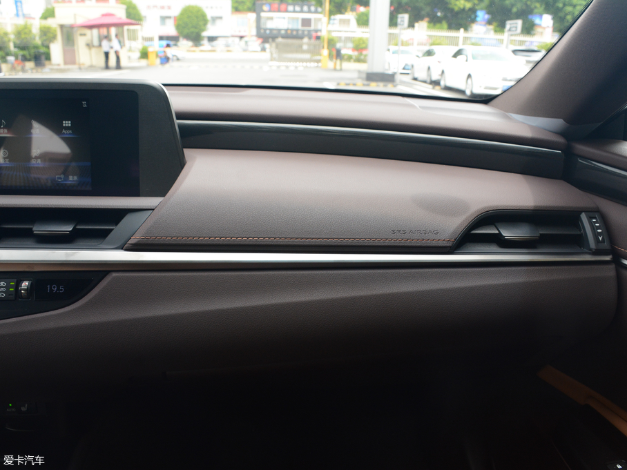 2018׿_˹ES 200 ׿Խ V