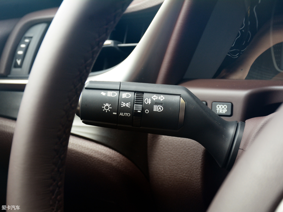 2018׿_˹ES 200 ׿Խ V