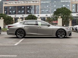 2020500h F SPORT VI w^