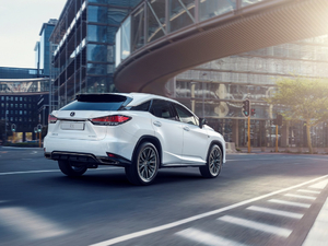 2020款350 F SPORT 整体外观