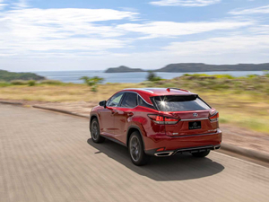 2020款350 F SPORT 整体外观