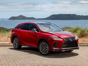 2020款350 F SPORT 整体外观