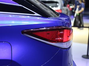 2020300 F SPORT VI ^