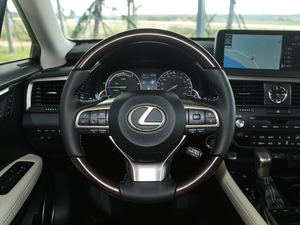 2020450hL F 6 (gu)VI P(pn)