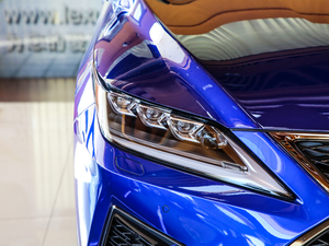 2020Ŀ 300 F SPORT ^