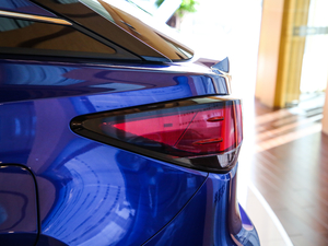 2020Ŀ 300 F SPORT ^