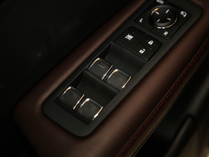 2020Ŀ 300 Ű {܇ƅ^	