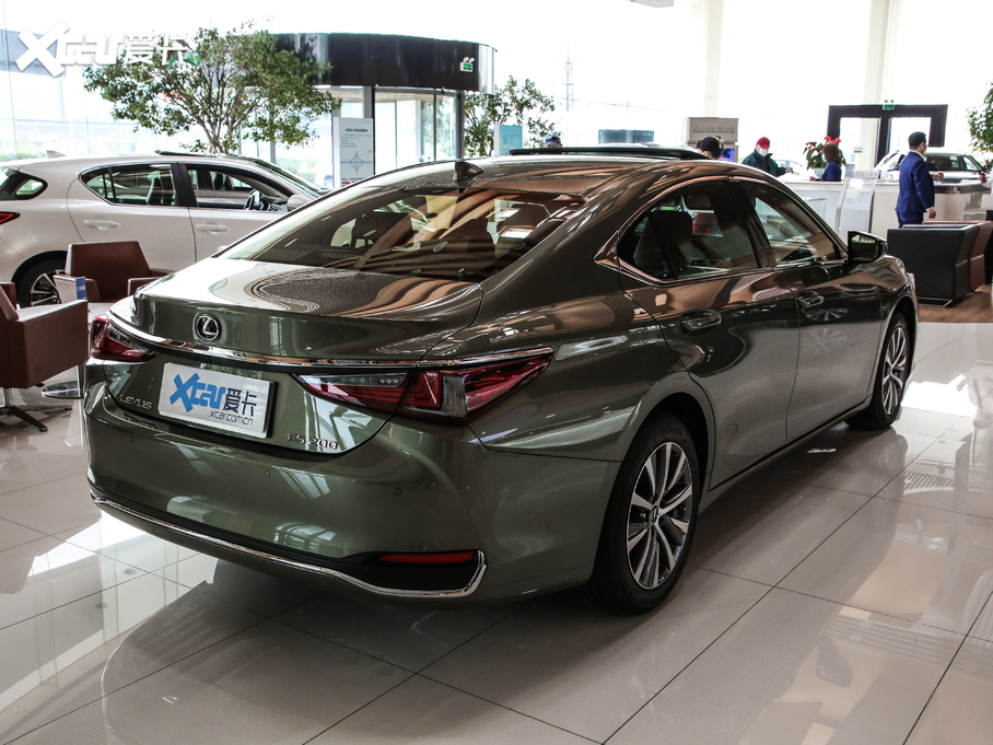 2020׿_˹ES 200 ׿Խ