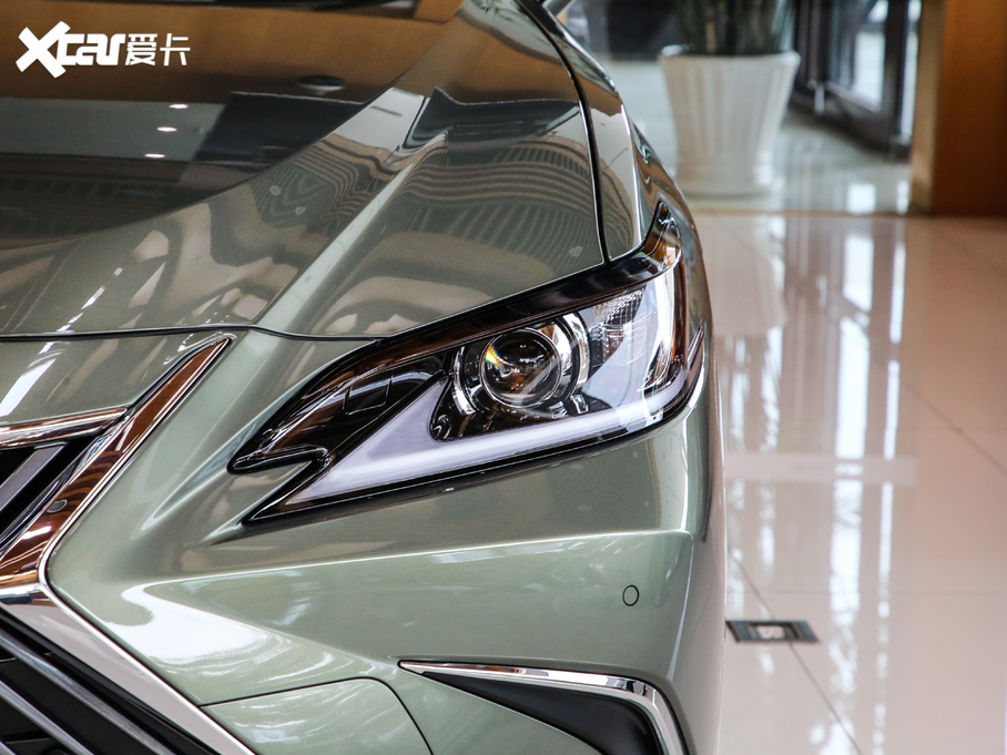 2020׿_˹ES 200 ׿Խ