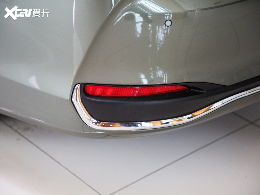 2020׿_˹ES 200 ׿Խ