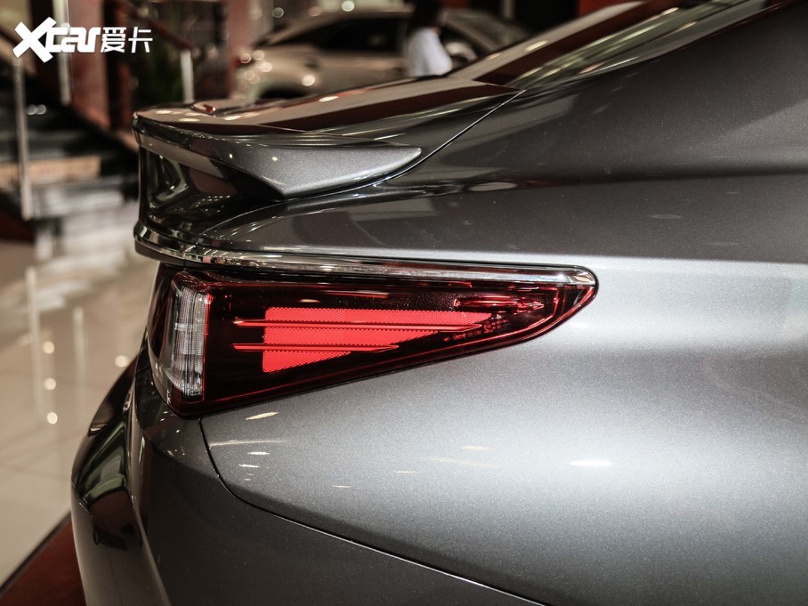 2020׿_˹ES 300h ׿Խ