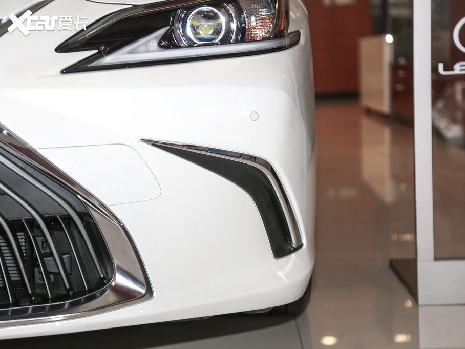 2020׿_˹ES 260 ׿Խ