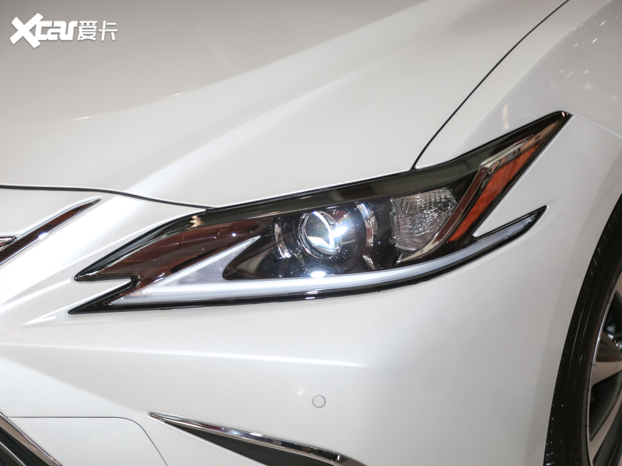 2020׿_˹ES 260 ׿Խ